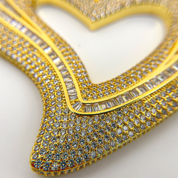 Huge Iced Out Baguette & Round Cubic Zirconia Hollow Heart Pendant for Necklace - Picture 5 of 10